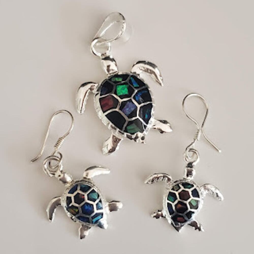 NWOT 3 Piece Set Of Opalite Sea Turtle Pendant & Drop Earrings Silver Plated